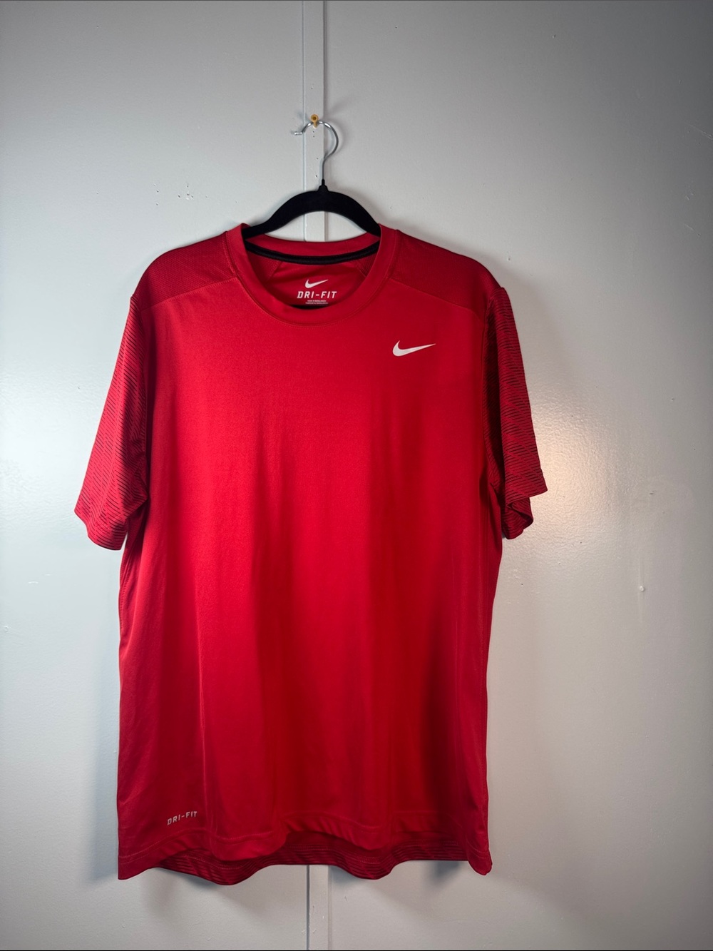 Nike Men’s Red Dri-FIT Crew Neck Athletic Shirt